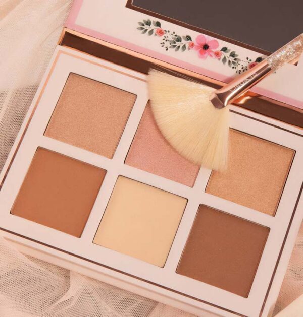 15.5 Iluminador y Contorno Floral Bloom