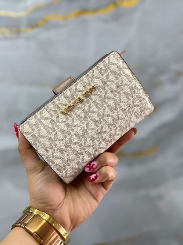 VANILLA CARTERA JET SET TRAVEL MICHAEL KORS